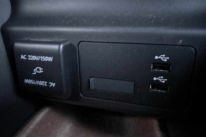 Grå Mazda MX-30 fra 2023