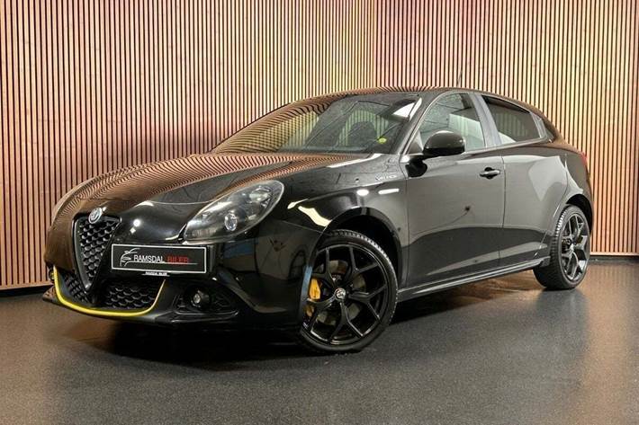 Sort Alfa Romeo Giulietta fra 2019 set udefra