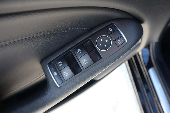 Sort Mercedes B180 d fra 2016