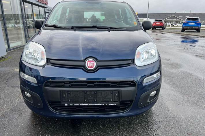 Blå Fiat Panda fra 2017