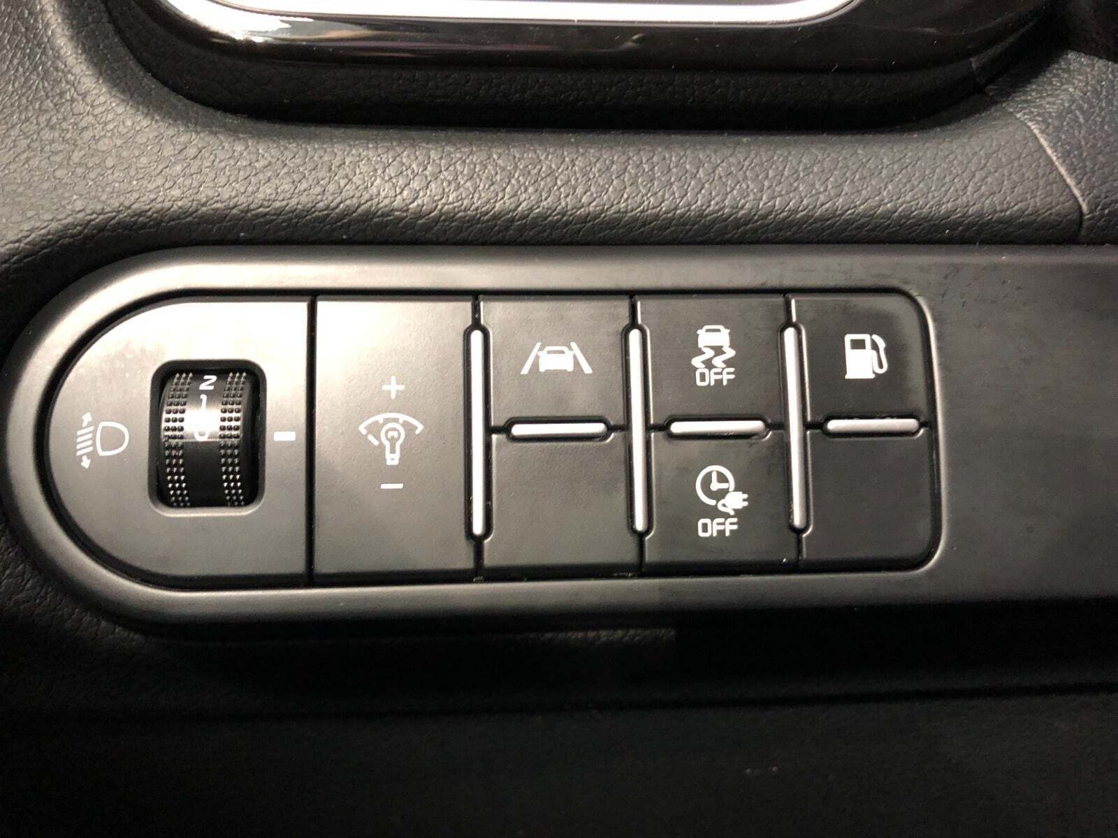 Hvid Kia Ceed fra 2023