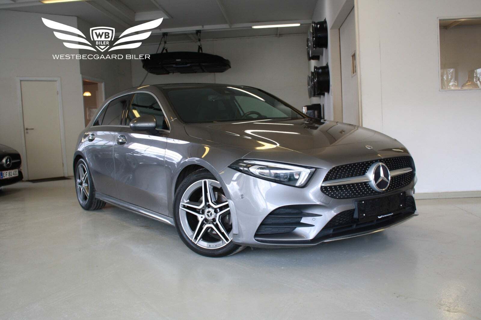 Grå Mercedes A200 fra 2019 set udefra