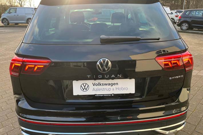 Sort VW Tiguan fra 2023