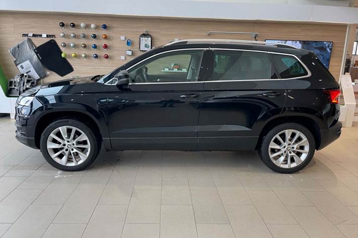 Sort Skoda Karoq fra 2020
