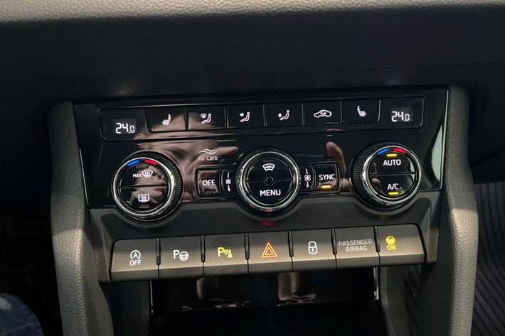 Sort Skoda Karoq fra 2020