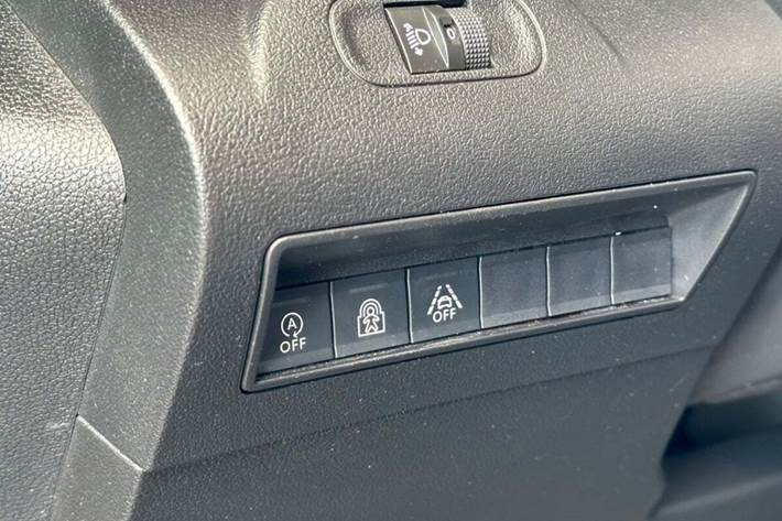 Blå Peugeot Rifter fra 2018