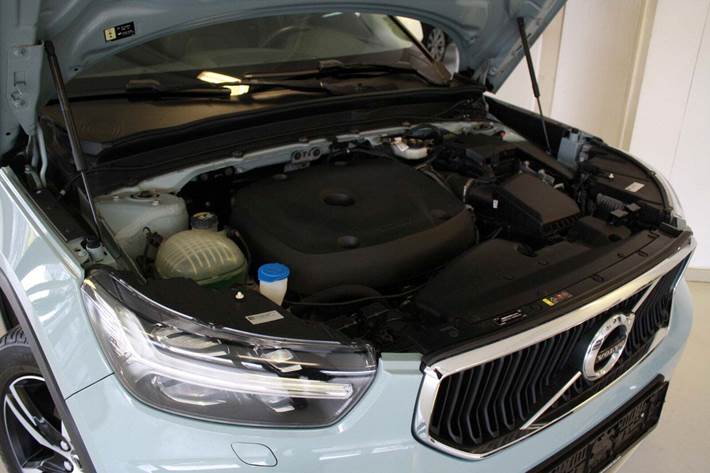 Blå Volvo XC40 fra 2018