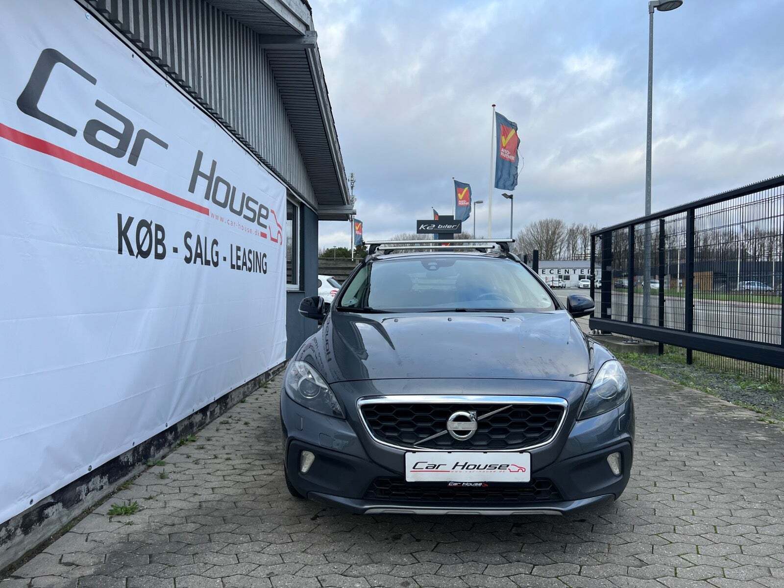Grå Volvo V40 CC fra 2013