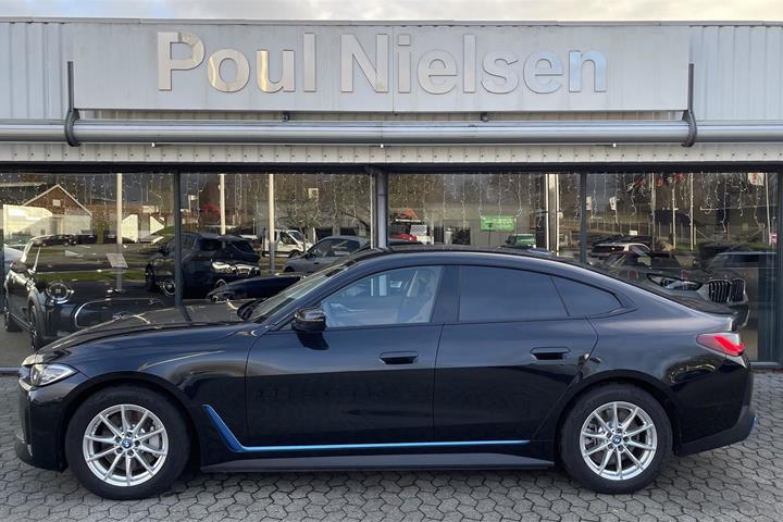 Sort BMW i4 fra 2023