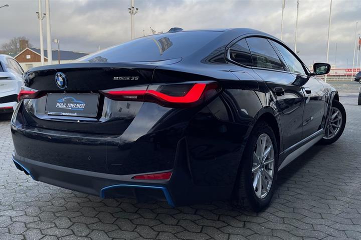 Sort BMW i4 fra 2023