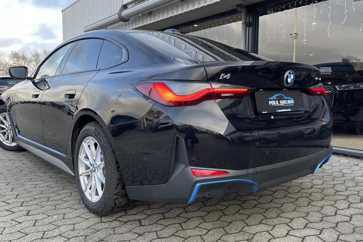 Sort BMW i4 fra 2023