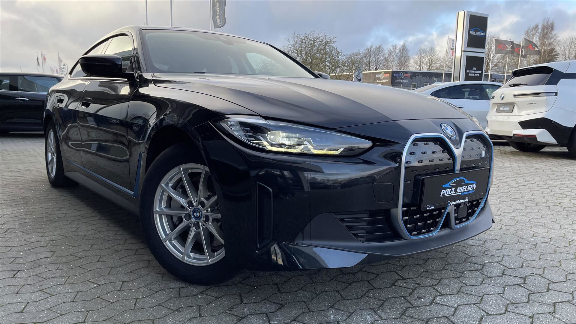 Sort BMW i4 fra 2023