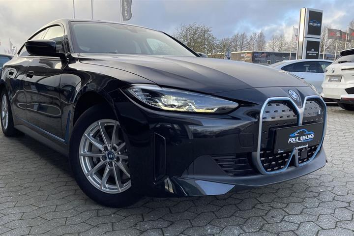 Sort BMW i4 fra 2023