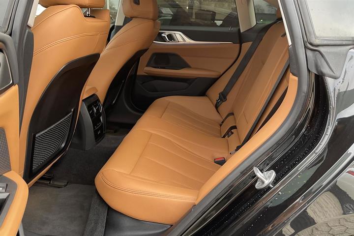 Sort BMW i4 fra 2023