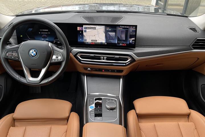 Sort BMW i4 fra 2023