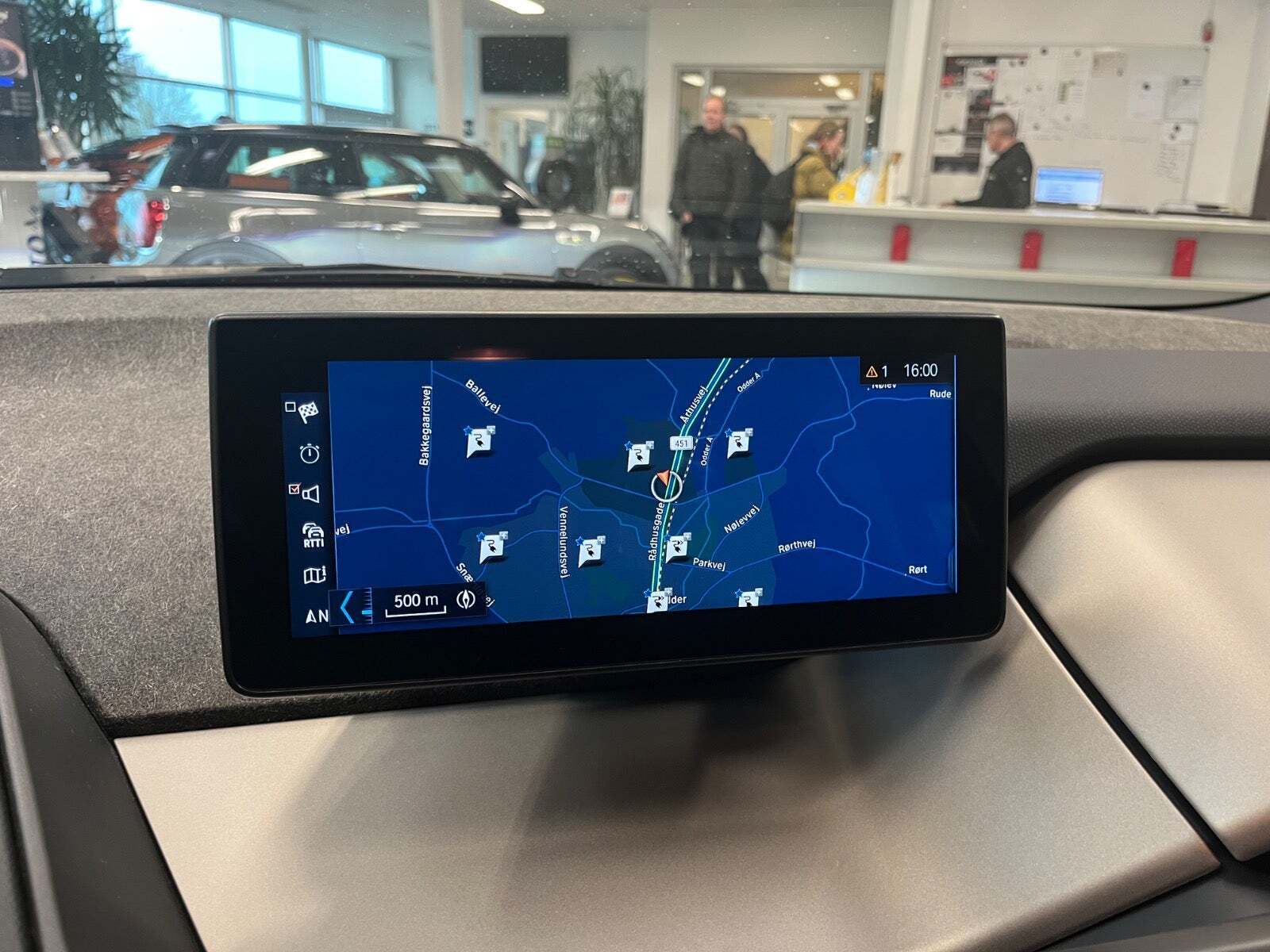 Hvid BMW i3s fra 2022