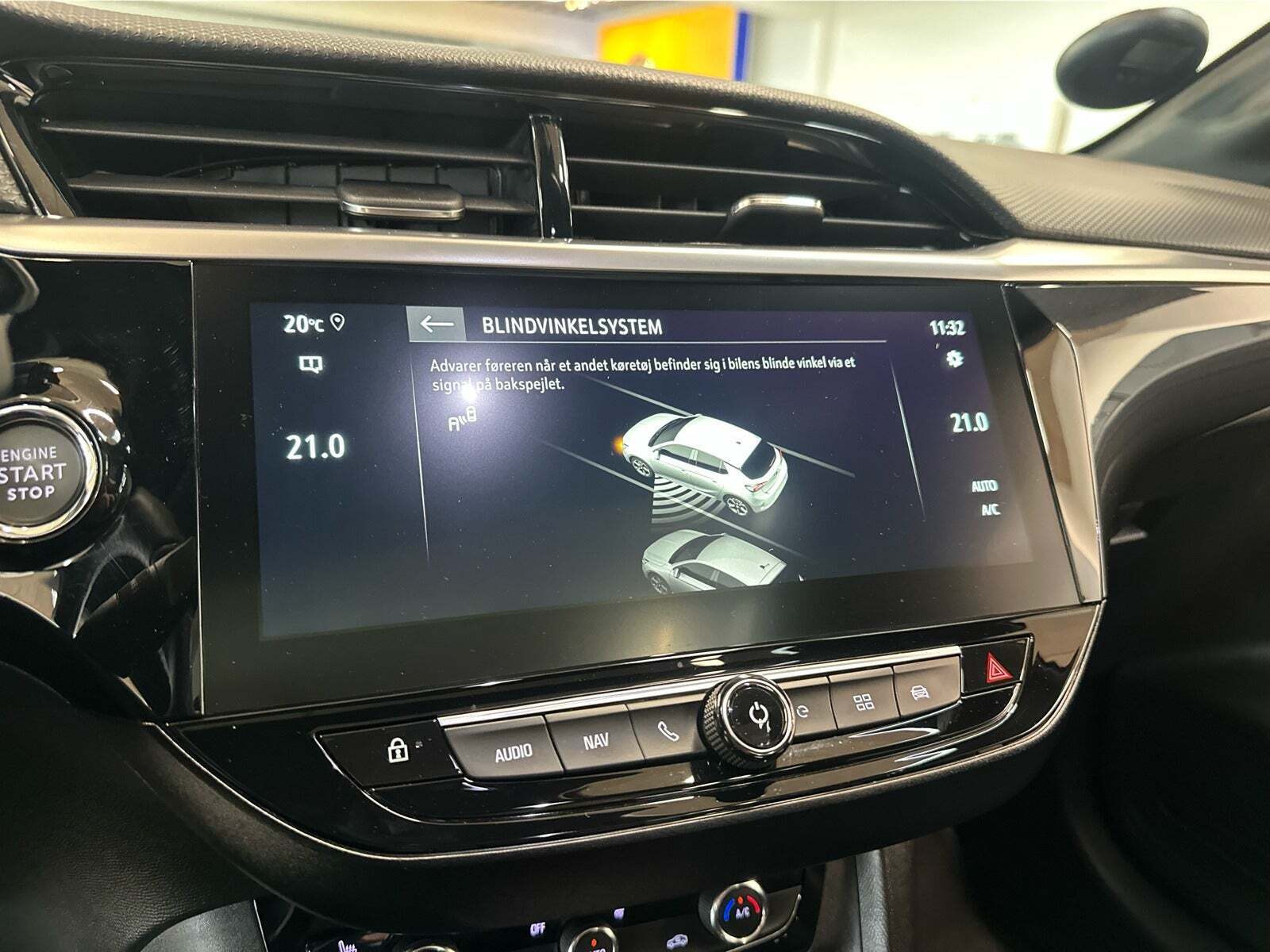 Sølv Opel Corsa-e fra 2022