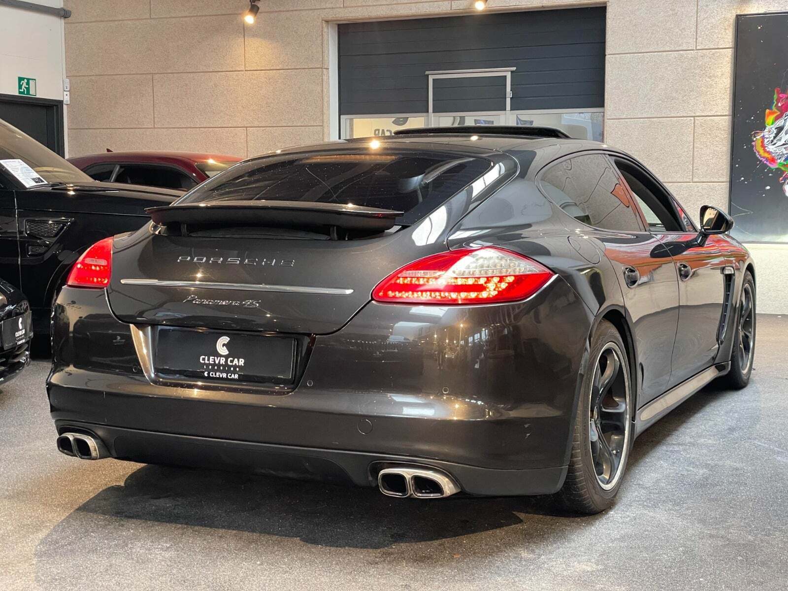Grå Porsche Panamera 4S fra 2010