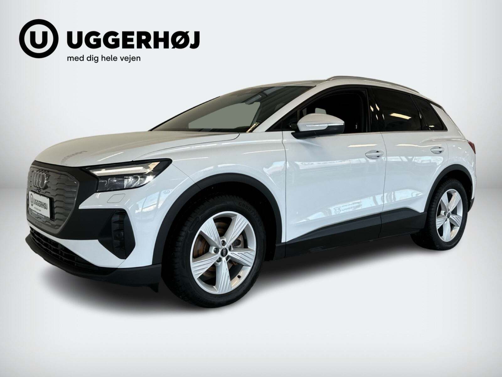 Hvid Audi Q4 e-tron fra 2021 set udefra