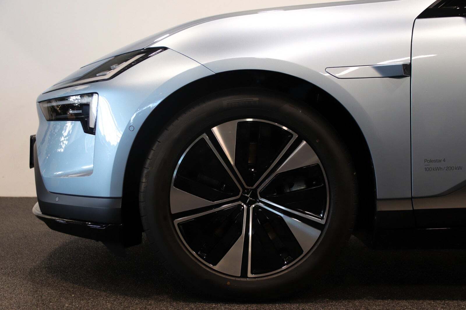 Polestar 4 Long Range