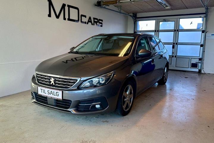 Grå Peugeot 308 fra 2019
