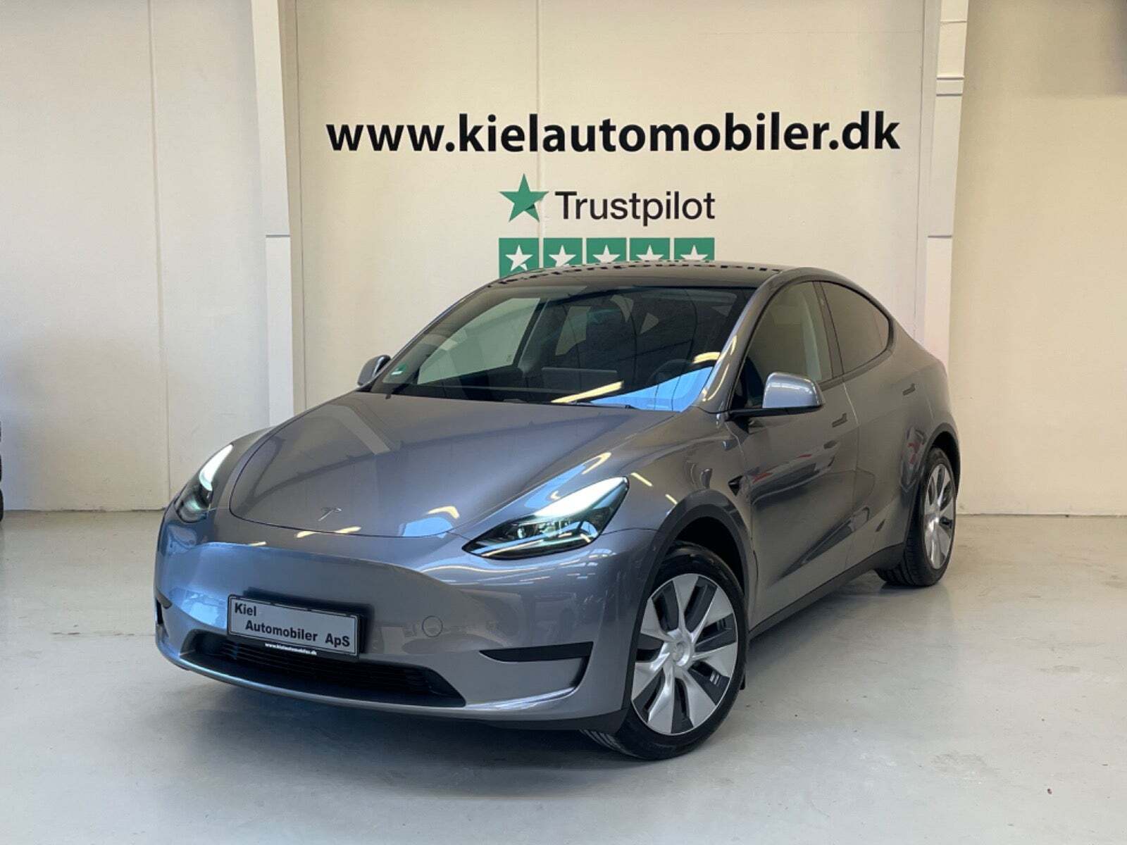 undefined Tesla Model Y fra 2024