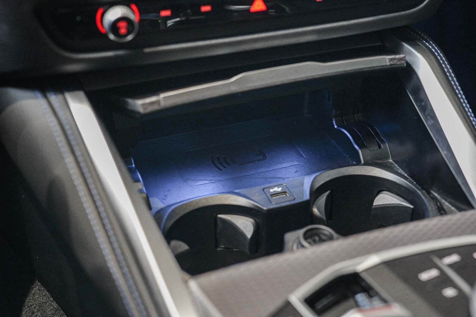 Grå BMW i4 fra 2024