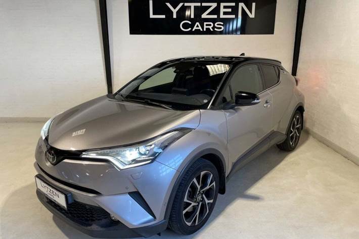 Sølv Toyota C-HR fra 2017 set udefra