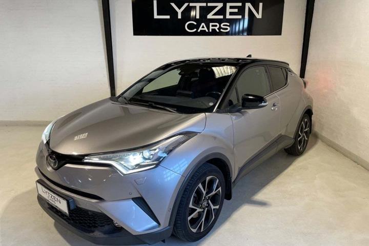 Sølv Toyota C-HR fra 2017 set udefra