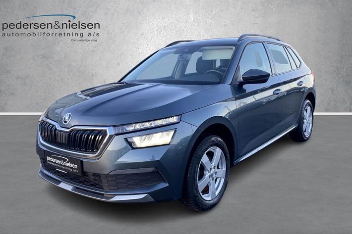 Sort Skoda Kamiq fra 2021 set udefra