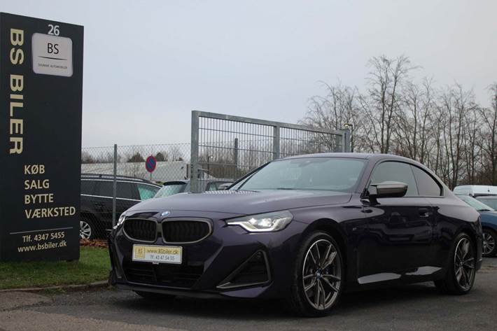 Lilla BMW M240i fra 2022 set udefra