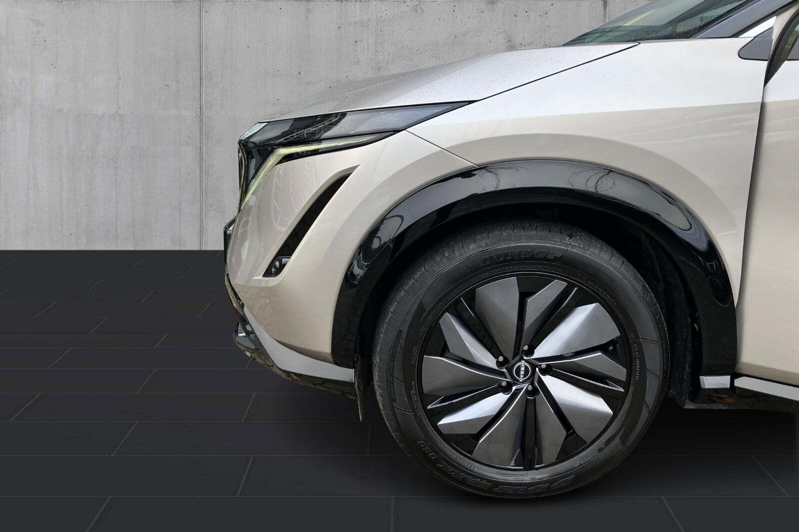 Sølv Nissan Ariya fra 2024