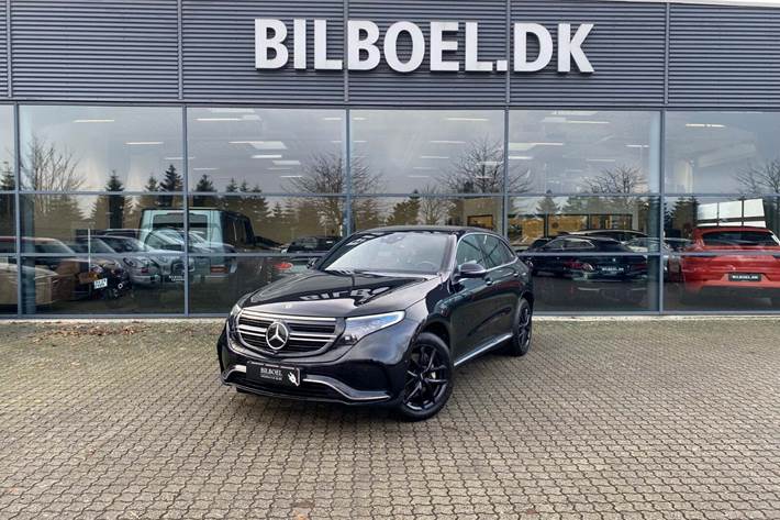 Sort Mercedes EQC400 fra 2021 set udefra