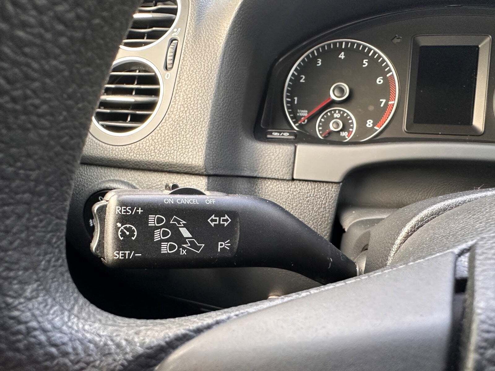 Grå VW Golf Plus fra 2013