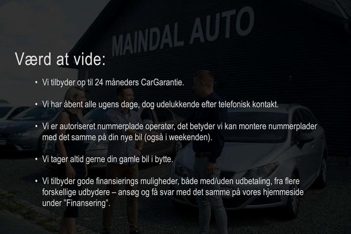 Rød Mercedes GLA45 fra 2015 set udefra