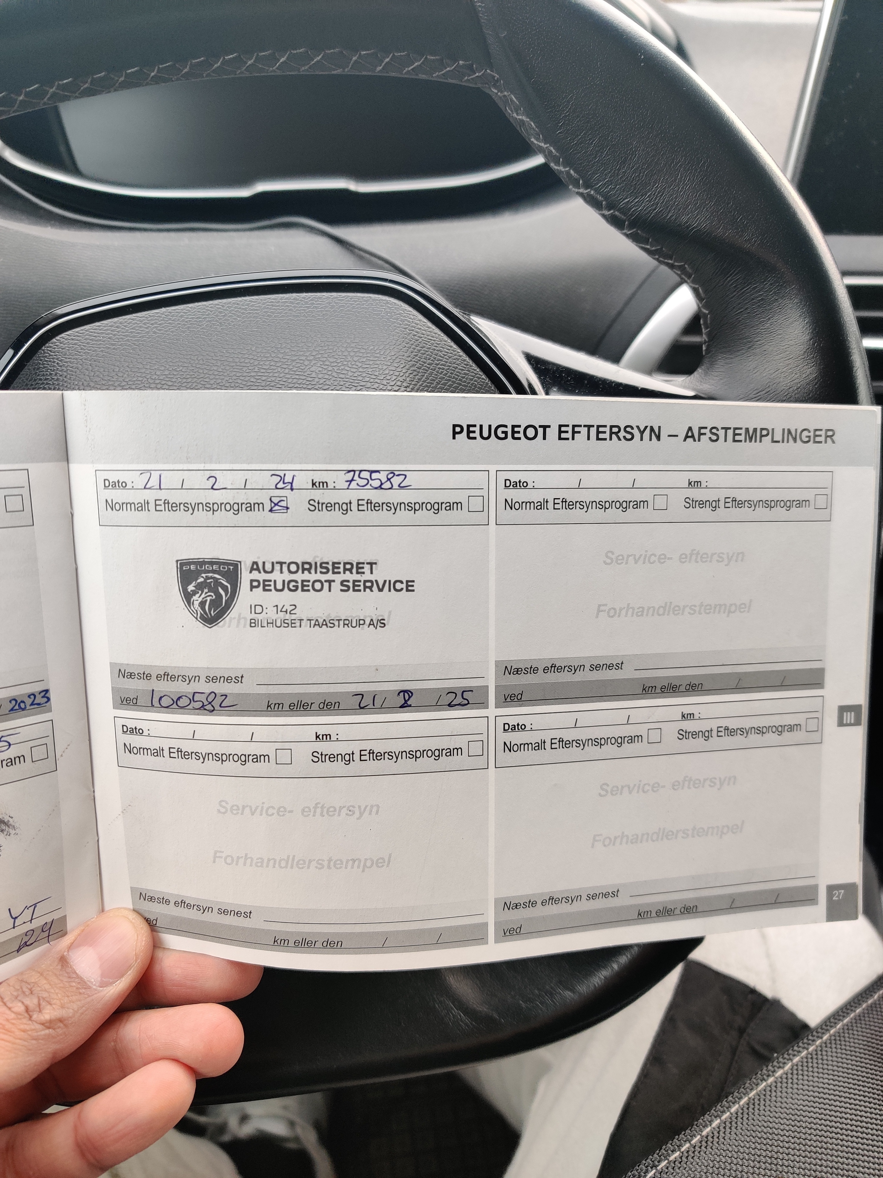 Sort Peugeot 5008 fra 2018