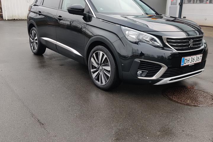 Sort Peugeot 5008 fra 2018