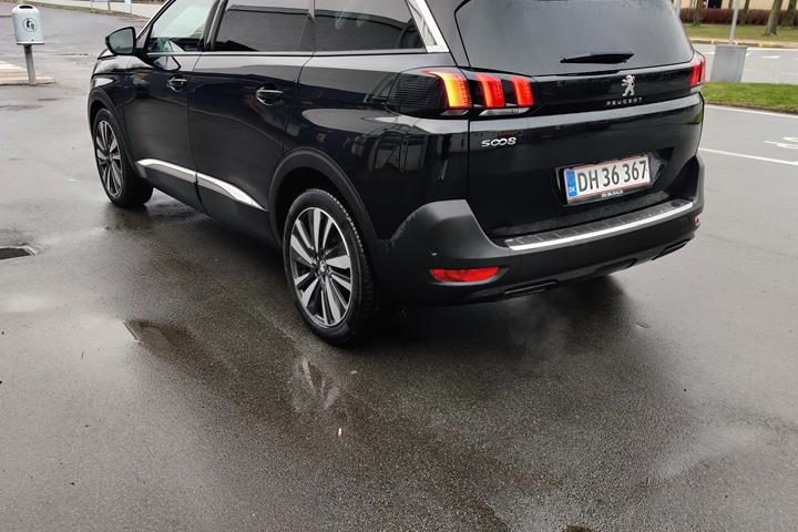 Sort Peugeot 5008 fra 2018