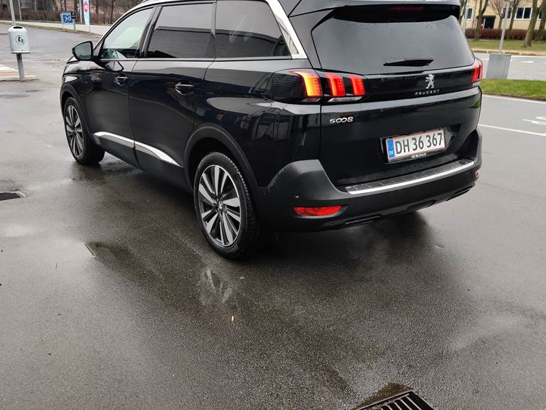 Peugeot 5008 1,2 e-THP 130 hk SUV