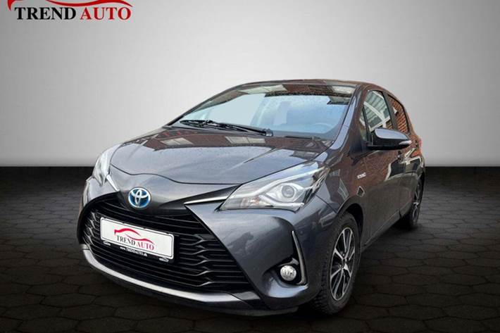 Grå Toyota Yaris fra 2020