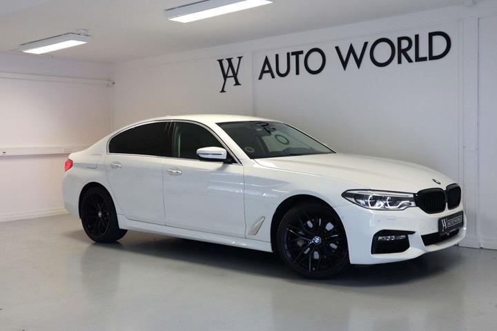 Hvid BMW 530i fra 2017