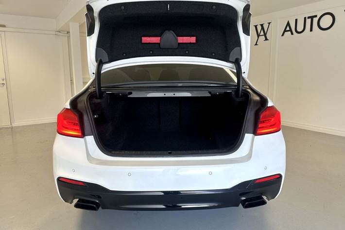 Hvid BMW 530i fra 2017