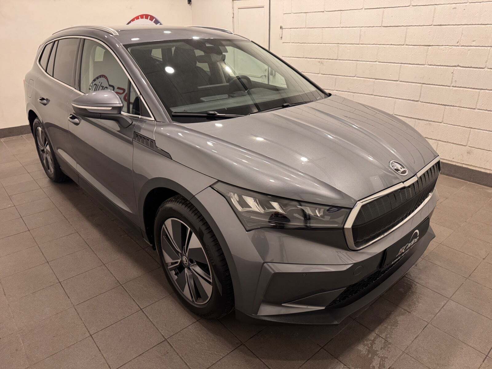 Grå Skoda Enyaq fra 2022