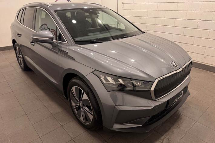 Grå Skoda Enyaq fra 2022
