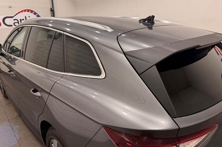 Grå Skoda Enyaq fra 2022