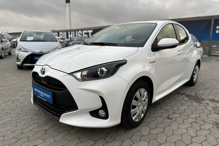 Hvid Toyota Yaris fra 2021