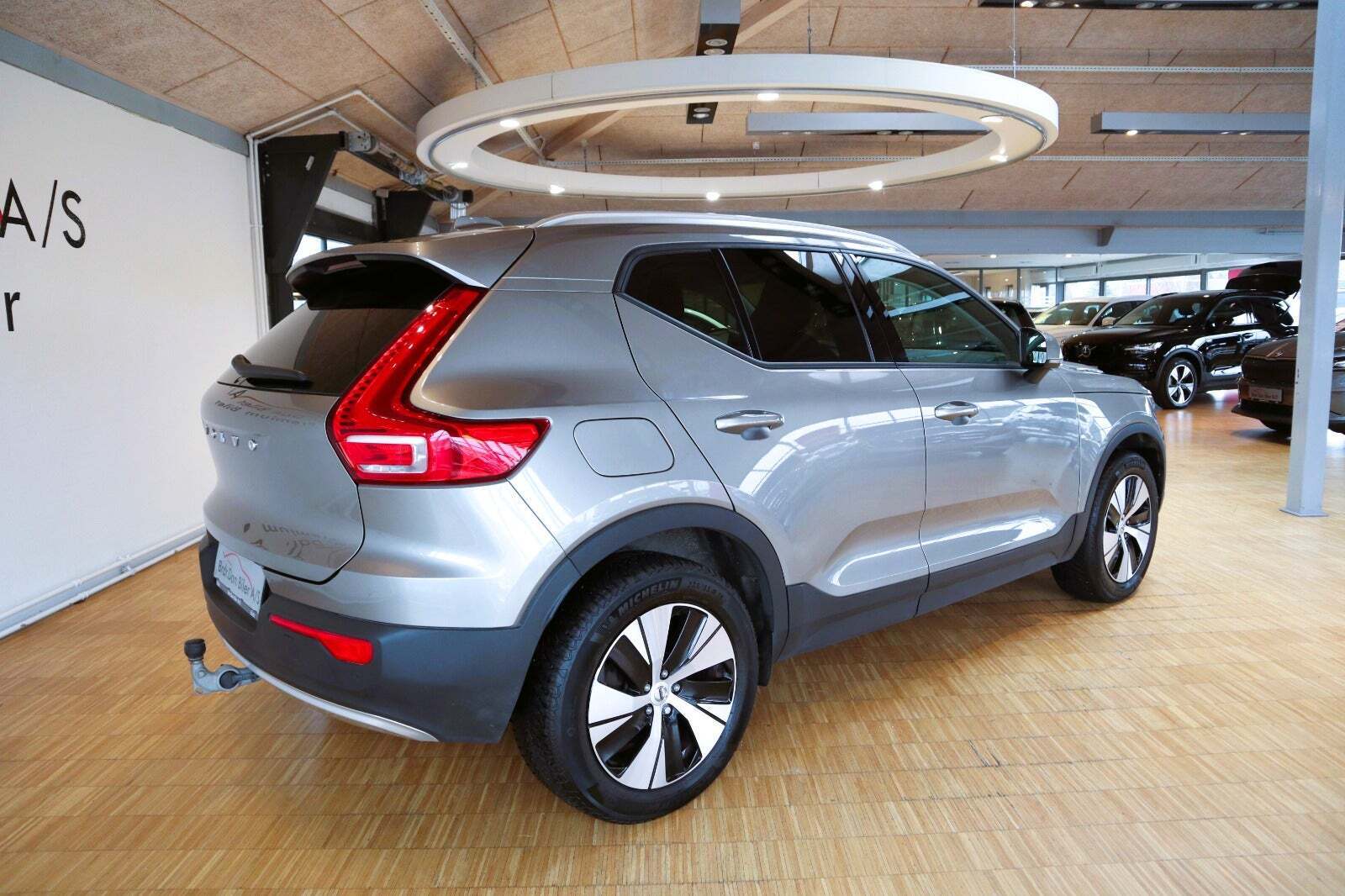 Orange Volvo XC40 fra 2020