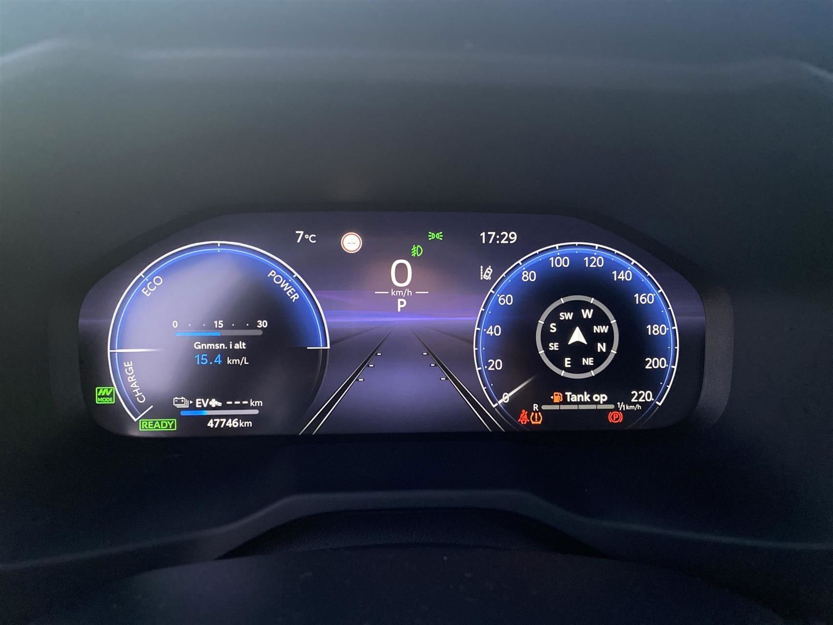 Hvid Toyota RAV4 Plug-in fra 2023