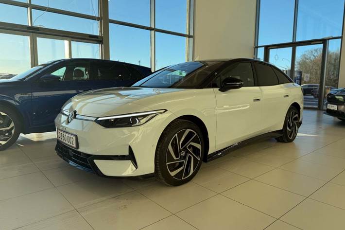 Hvid VW ID.7 fra 2024 set udefra