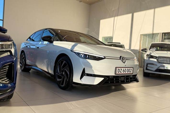 Hvid VW ID.7 fra 2024